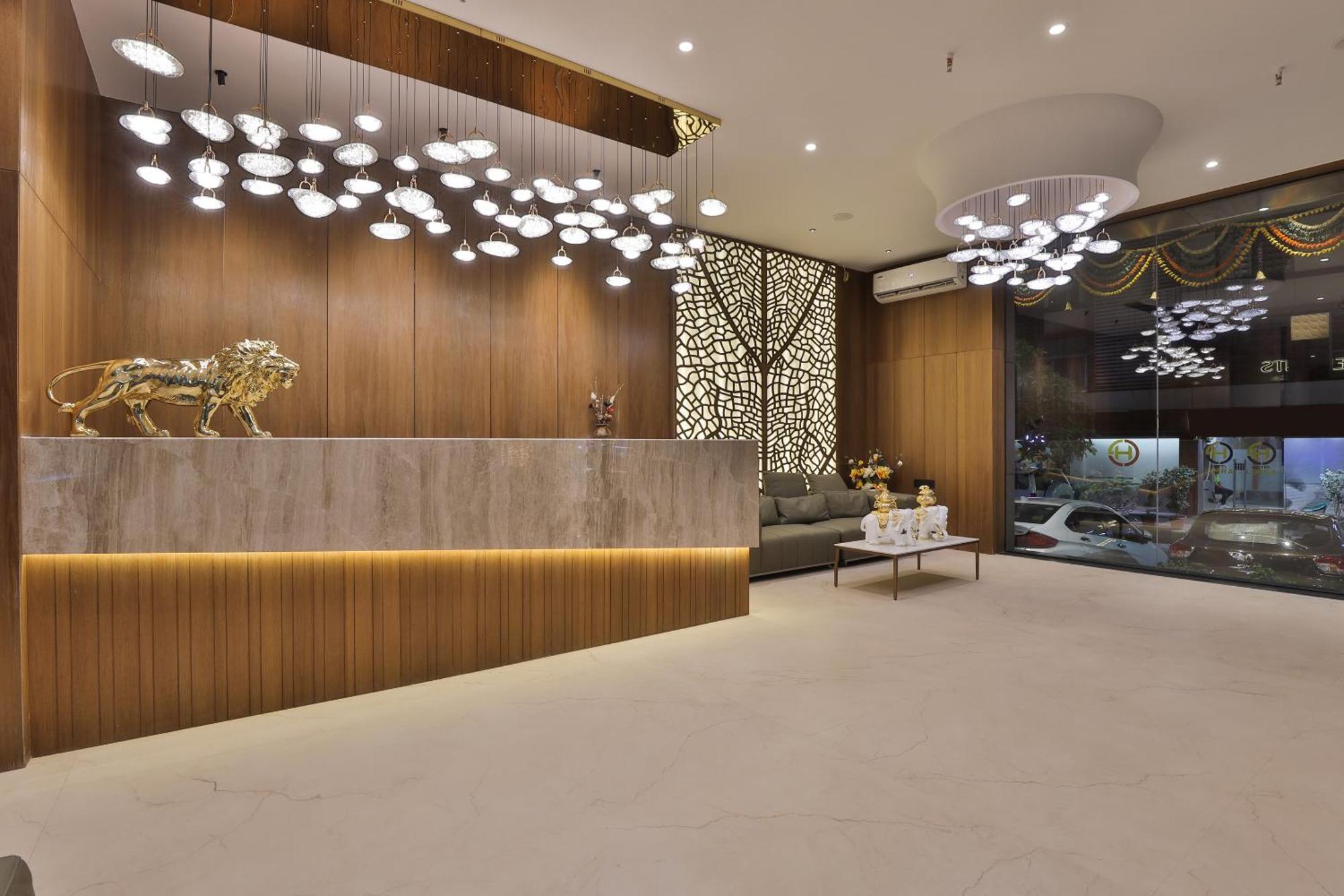 Hotel Elements Surat Dış mekan fotoğraf