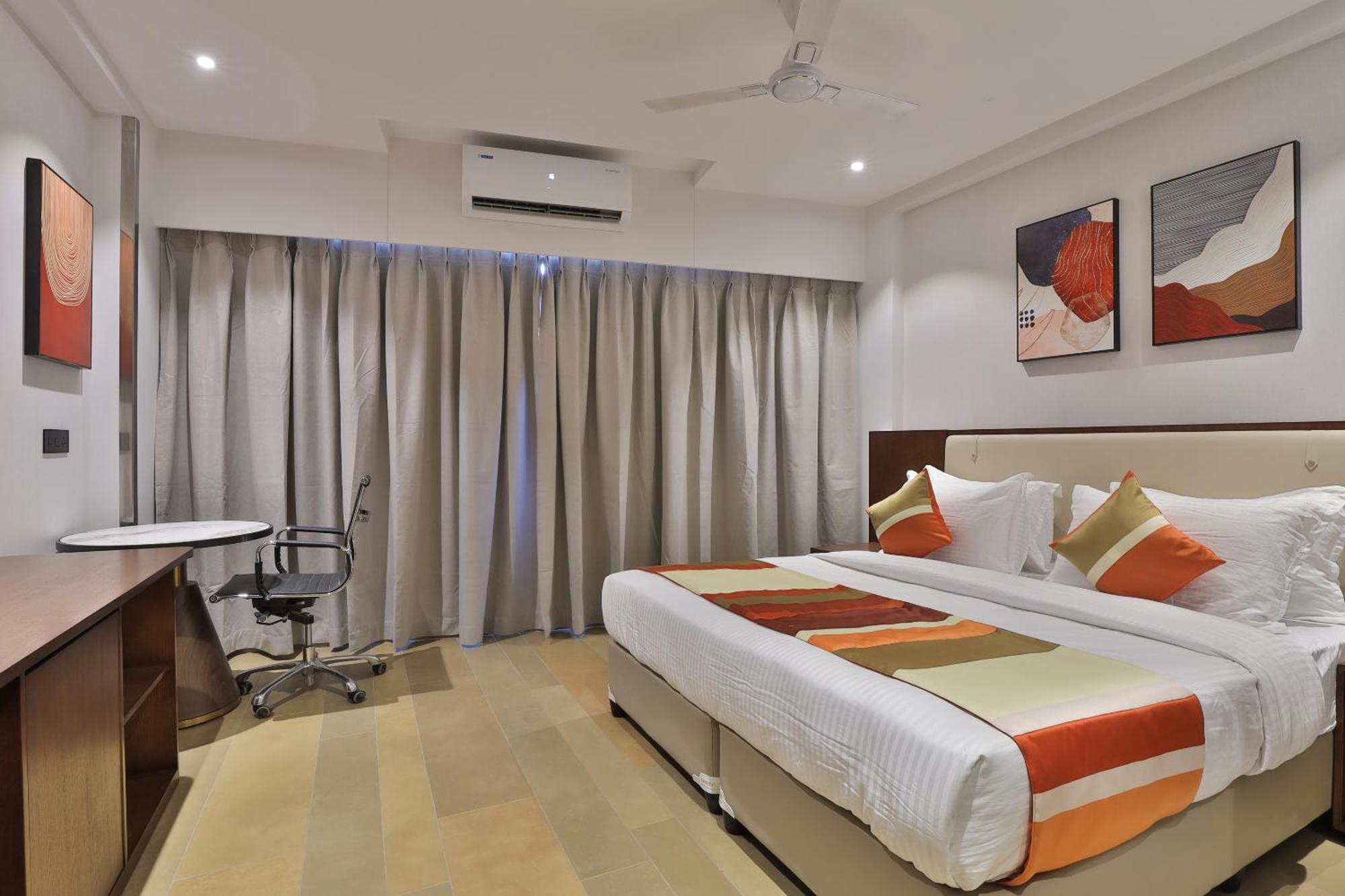 Hotel Elements Surat Dış mekan fotoğraf